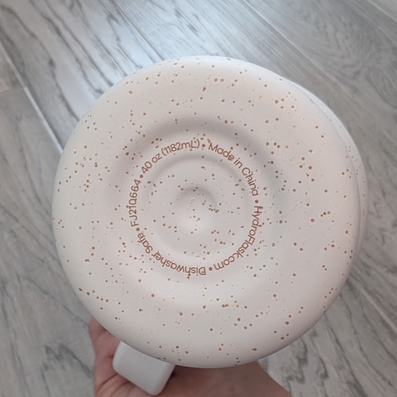 Hydro Flask 40 oz All Around Travel Tumbler in Seasalt Oat - Picture 7 of 7